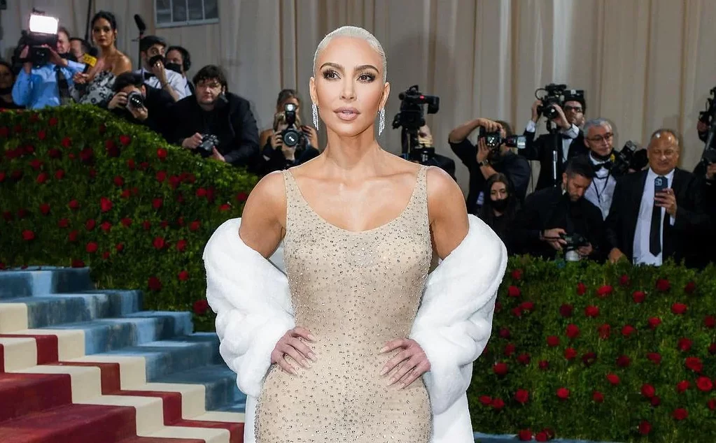 Kim Kardashian completely ruining Marilyn Monroe's historic dress