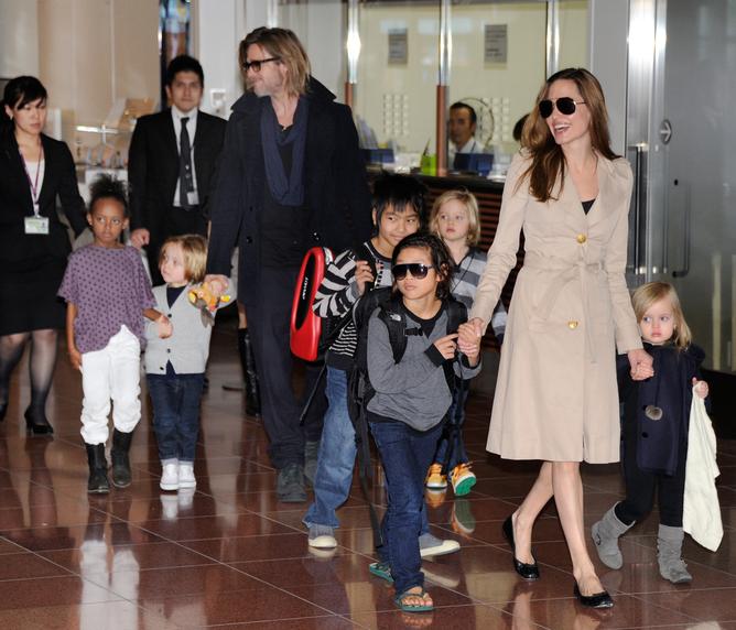 Angelina Jolie Said Pitt Choked One of The Kids and Hit Another in The Face