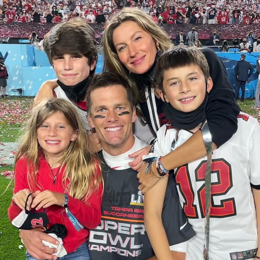 Tom brady with his family