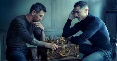 Breakdown of Iconic Picture of Messi & Christiano Playing Chess