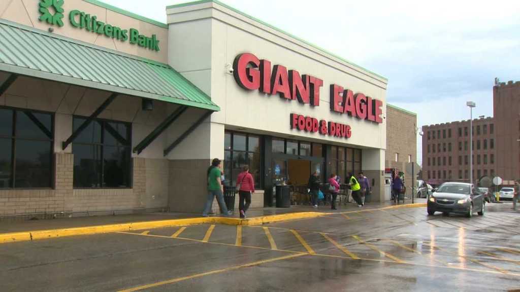 Is Giant Eagle Open on New Year’s Day 2023?