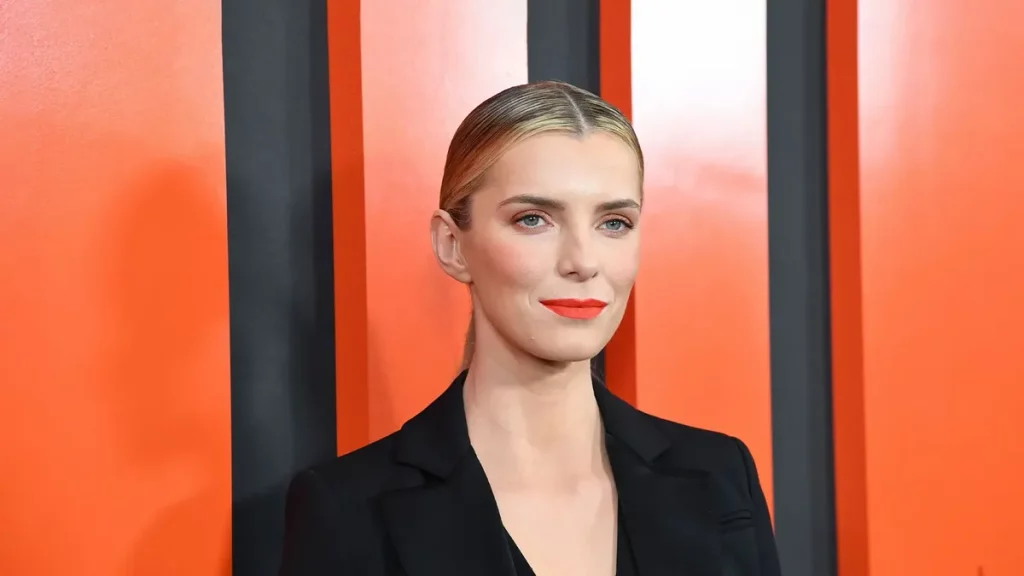 Betty Gilpin