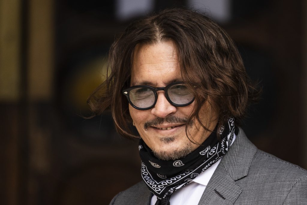 Let's Know About Johnny Depp 