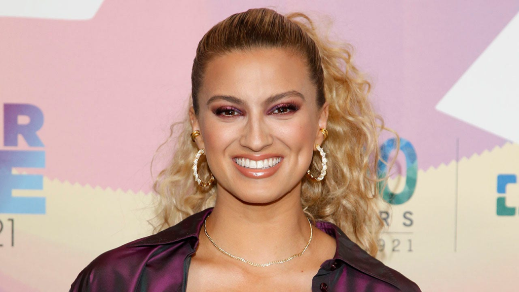 Who is Tori Kelly? 