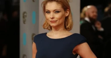 is myanna buring married