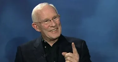 tom smothers net worth
