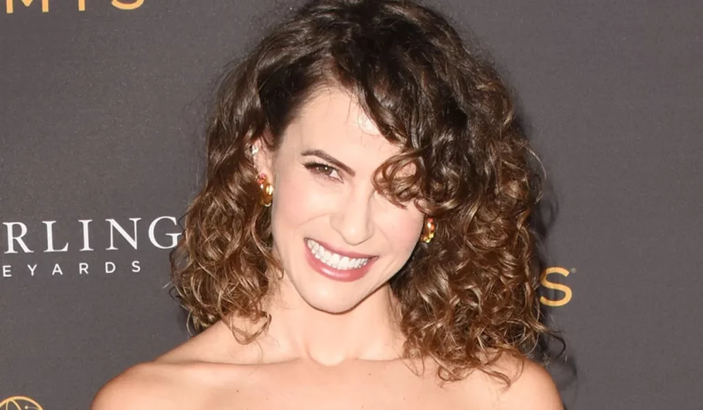 Is Linsey Godfrey Pregnant?