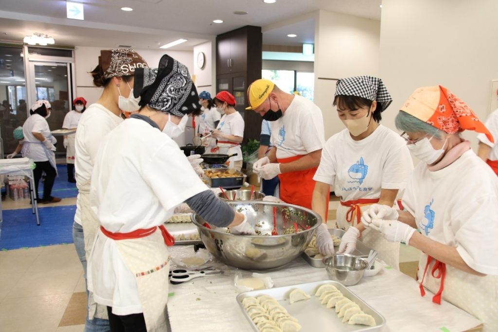 Local Camp Zama Leader Volunteers at Tokyo Children's Cafeteria, Creating Lasting Memories
