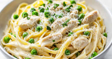 Creamy Chicken Alfredo with Peas